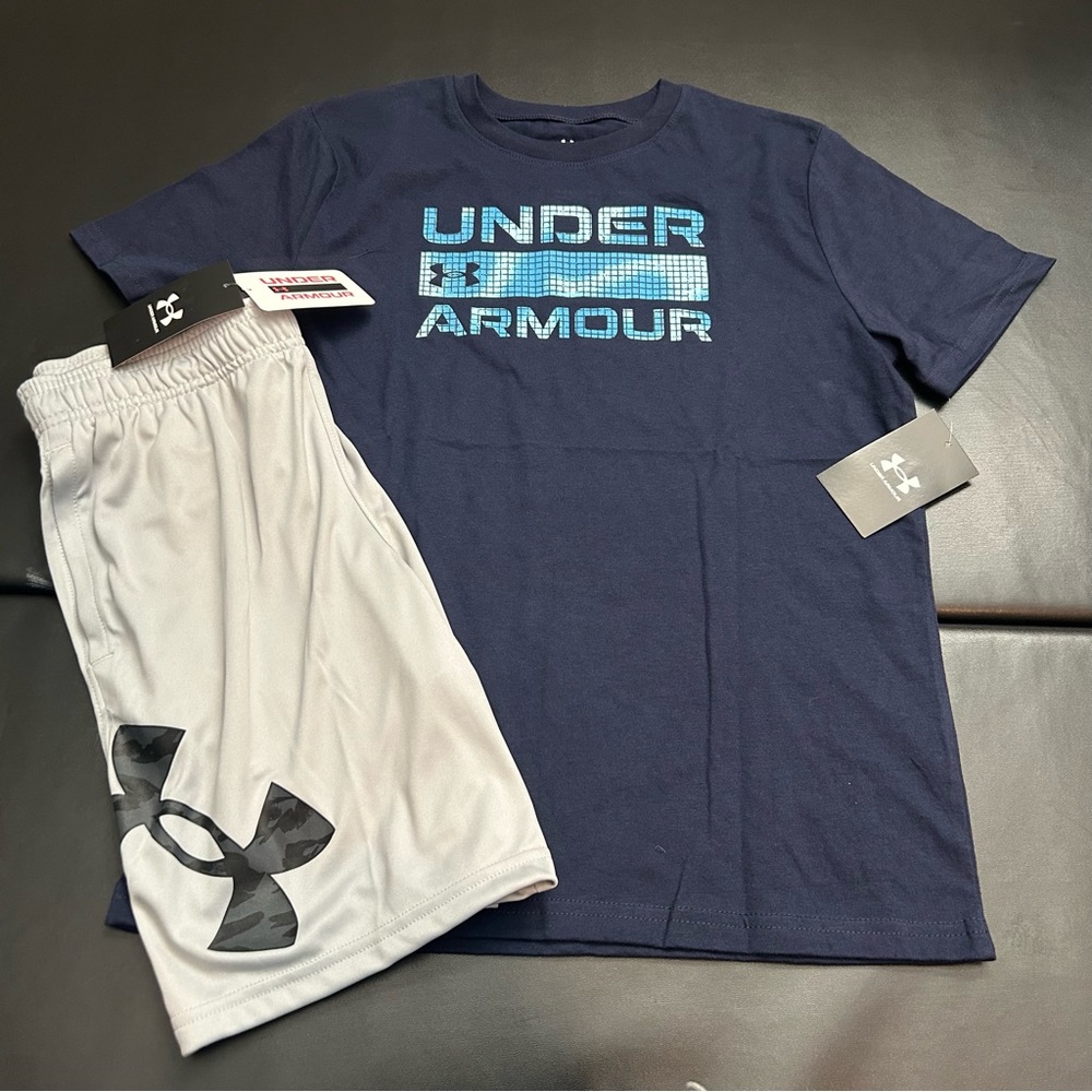 NWT Under Armour Athletic Set Boys Youth Size Large